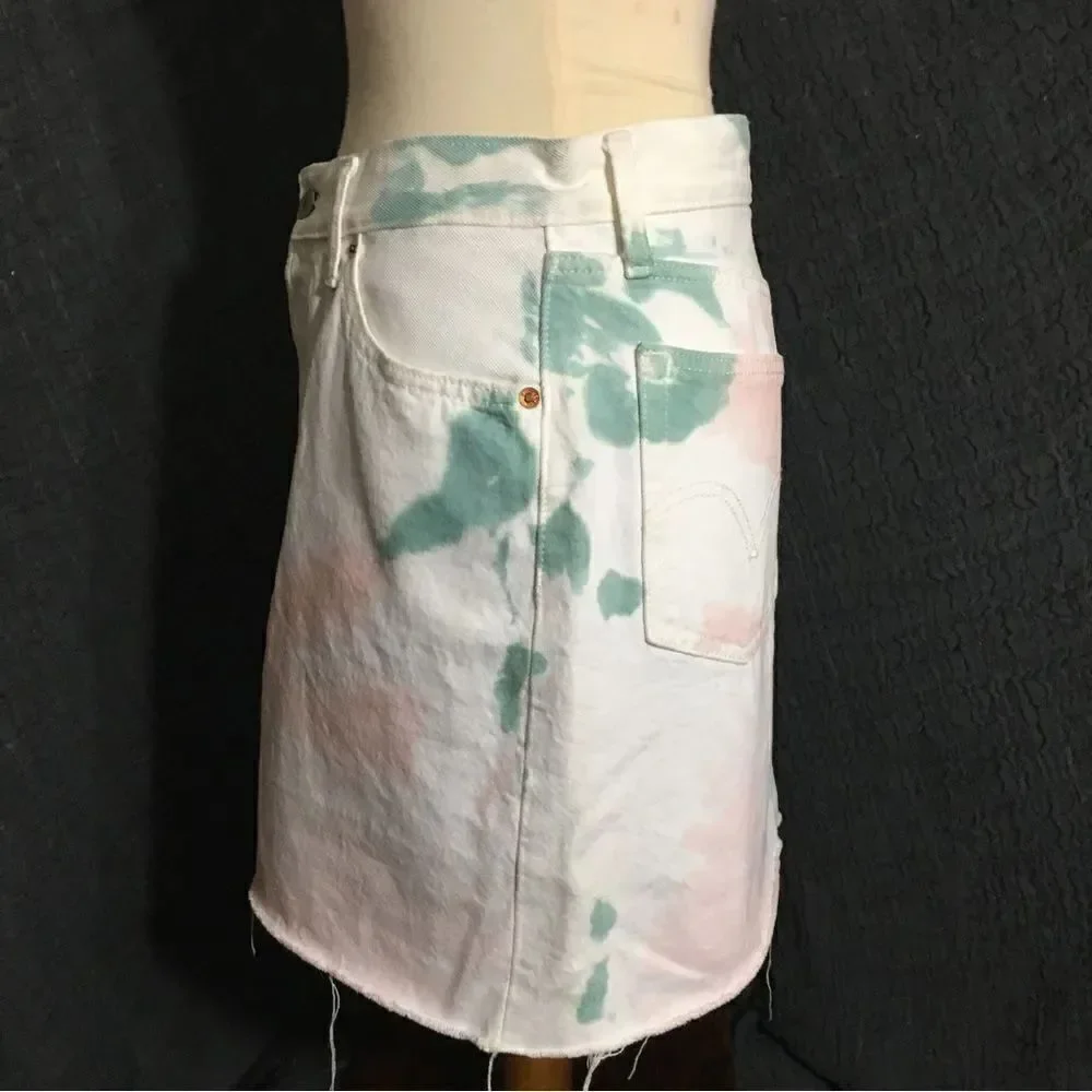 Levi’s NWT High-rise Deconstructed Skirt Size 29
